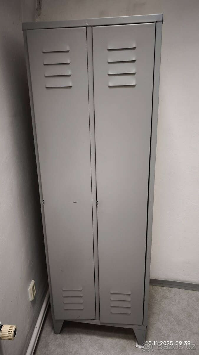 ŠATNÍ SKŘÍŇ PLECHOVÁ
