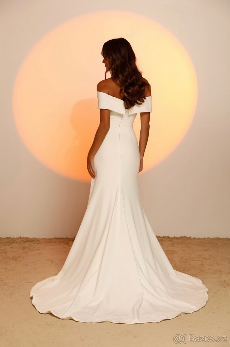Svatební šaty