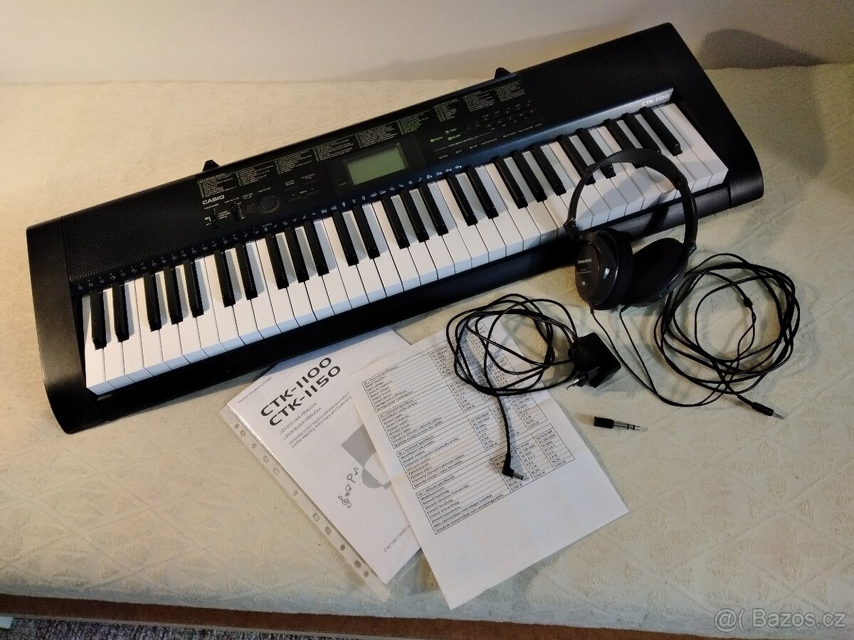Klávesy CASIO CTK-1100 s příslušenstvím