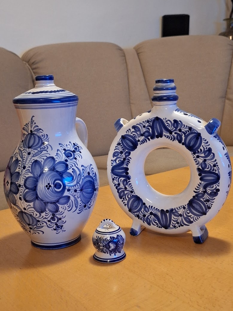 3 kusy modranské keramiky