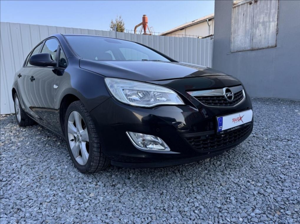 Prodávám Opel Astra 1,4 i 103kW Cosmo Sports