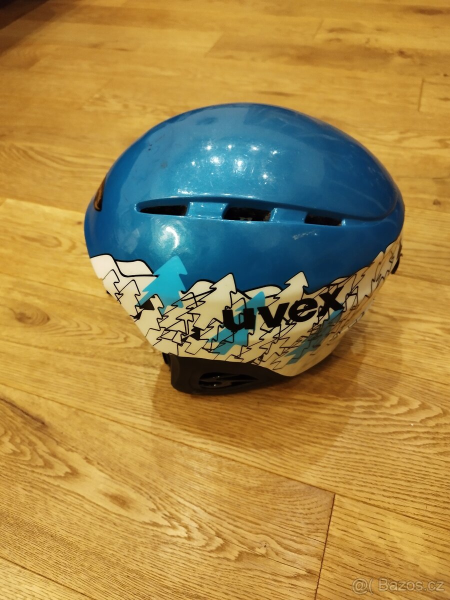 Prodám dětskou lyžařskou helmu