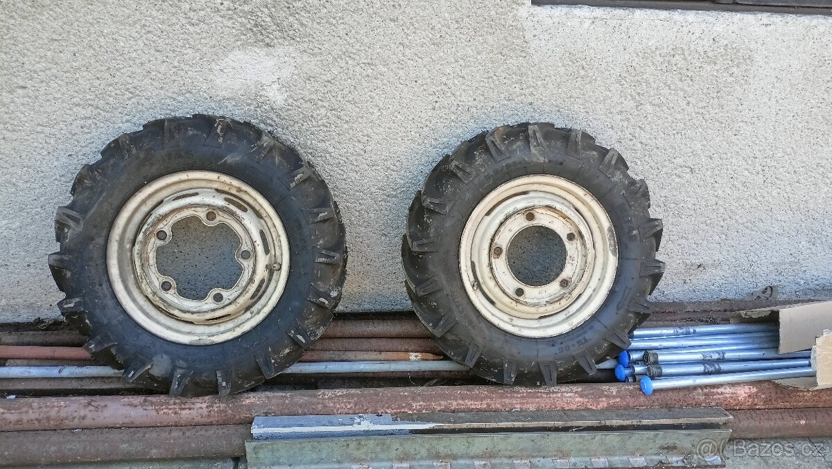 Kola na malotraktor