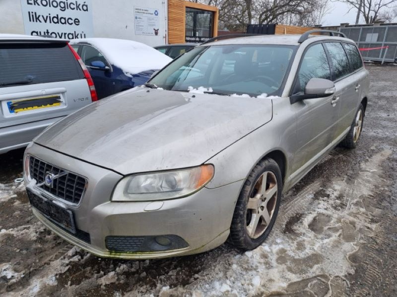 Volvo V70III AWD D5 136kw Náhradní díly