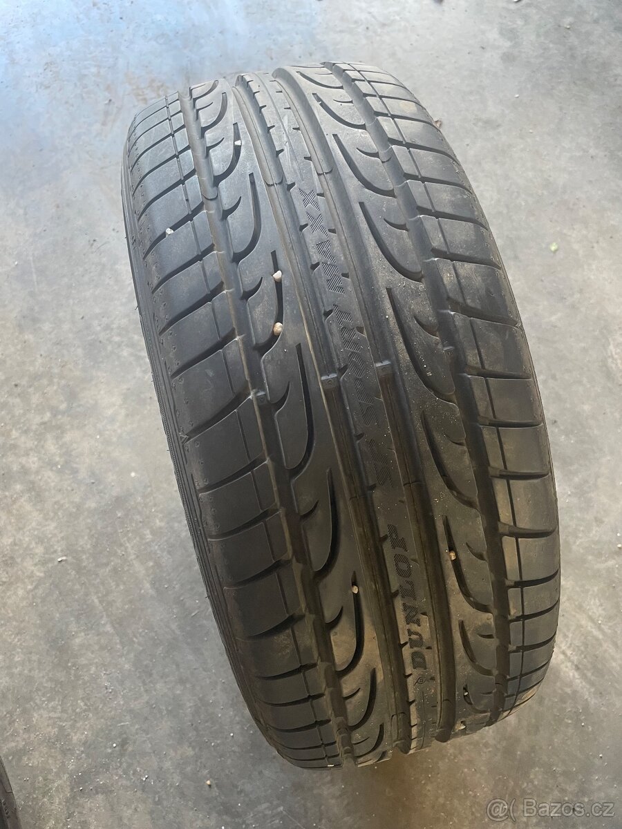 215/45 R16