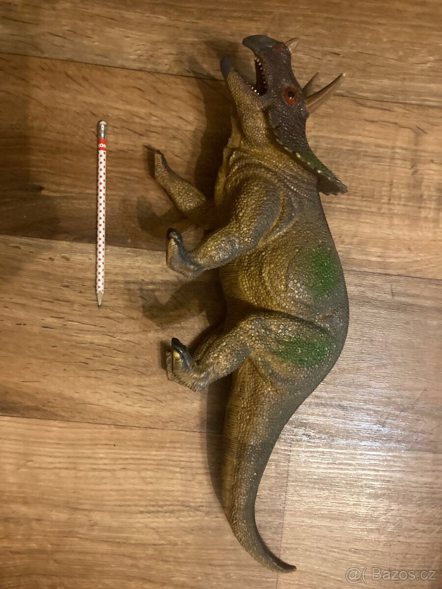 Dinosaurus triceratops 50cm