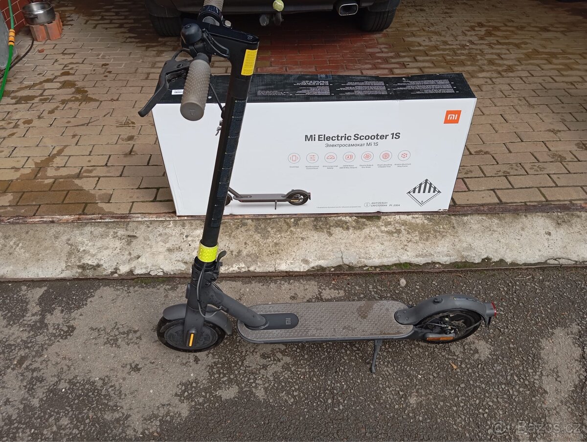 Elektrická koloběžka Xiaomi Mi Electric Scooter 1S