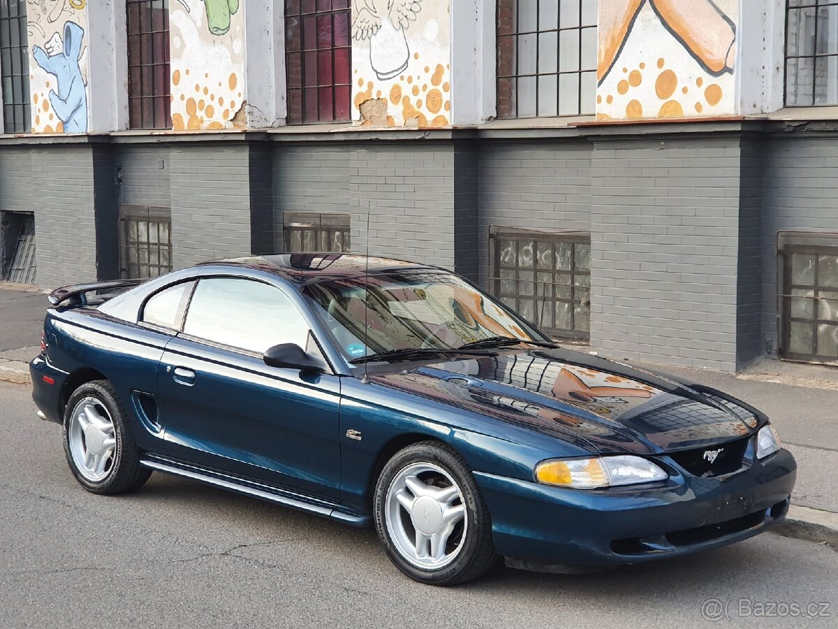 Ford Mustang GT, 5.0l V8 160 kW, 1993