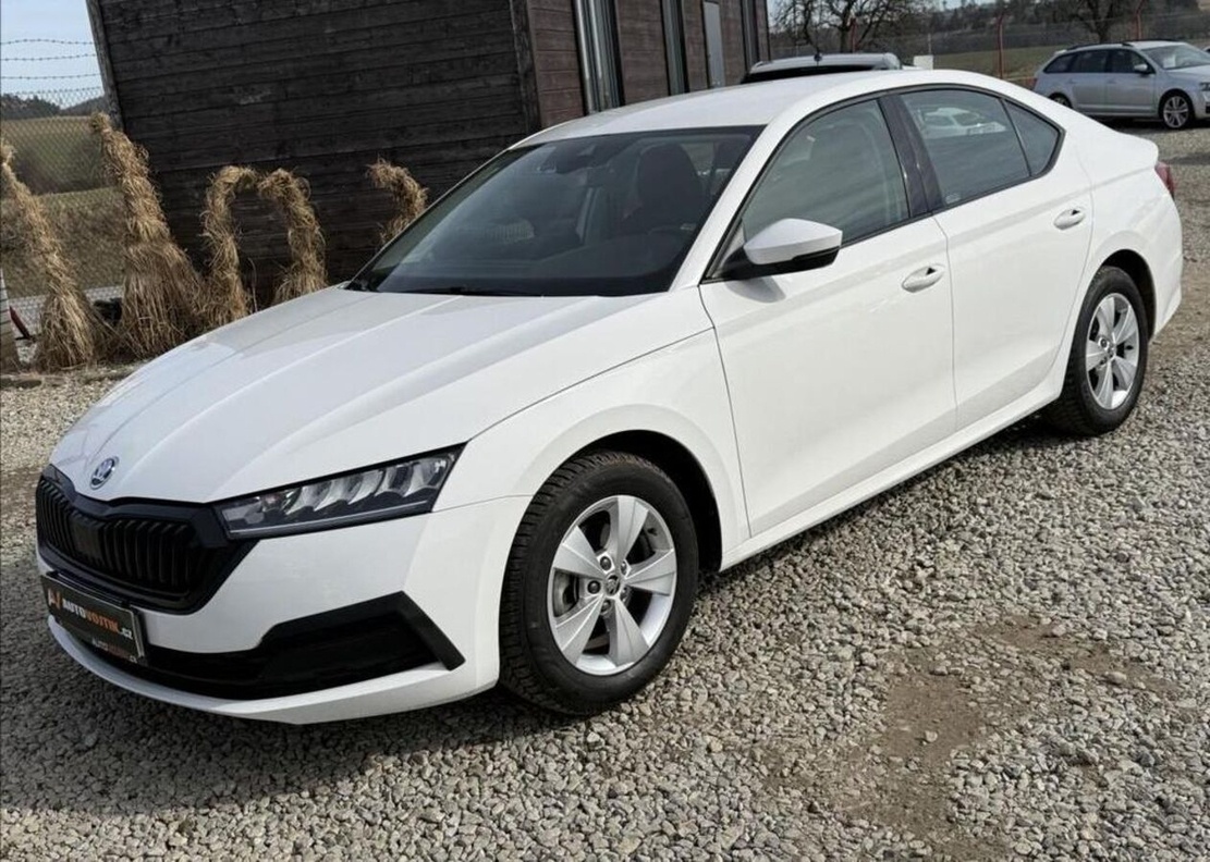 Škoda Octavia TSI 81kW Active 22tKm benzín manuál 81 kw