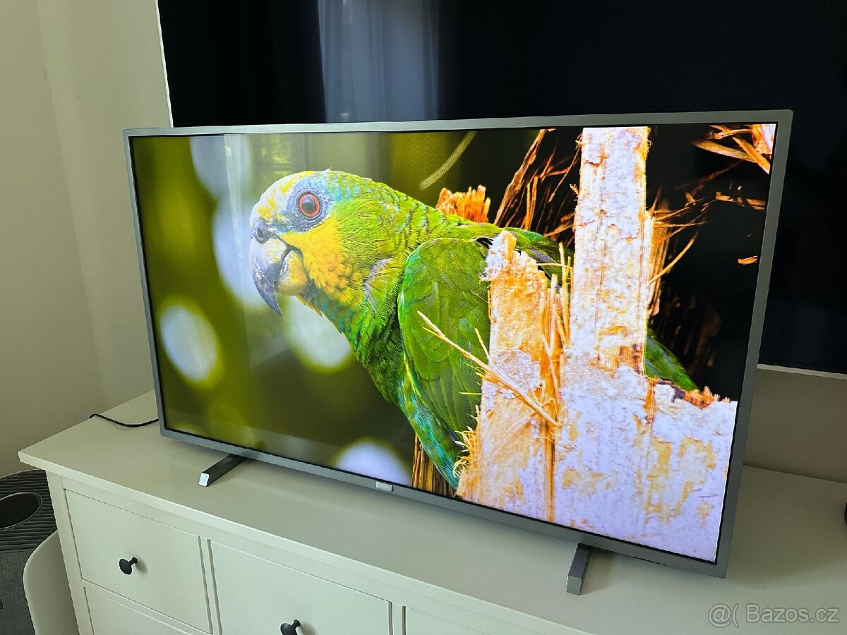 4K Philips TV 109cm
