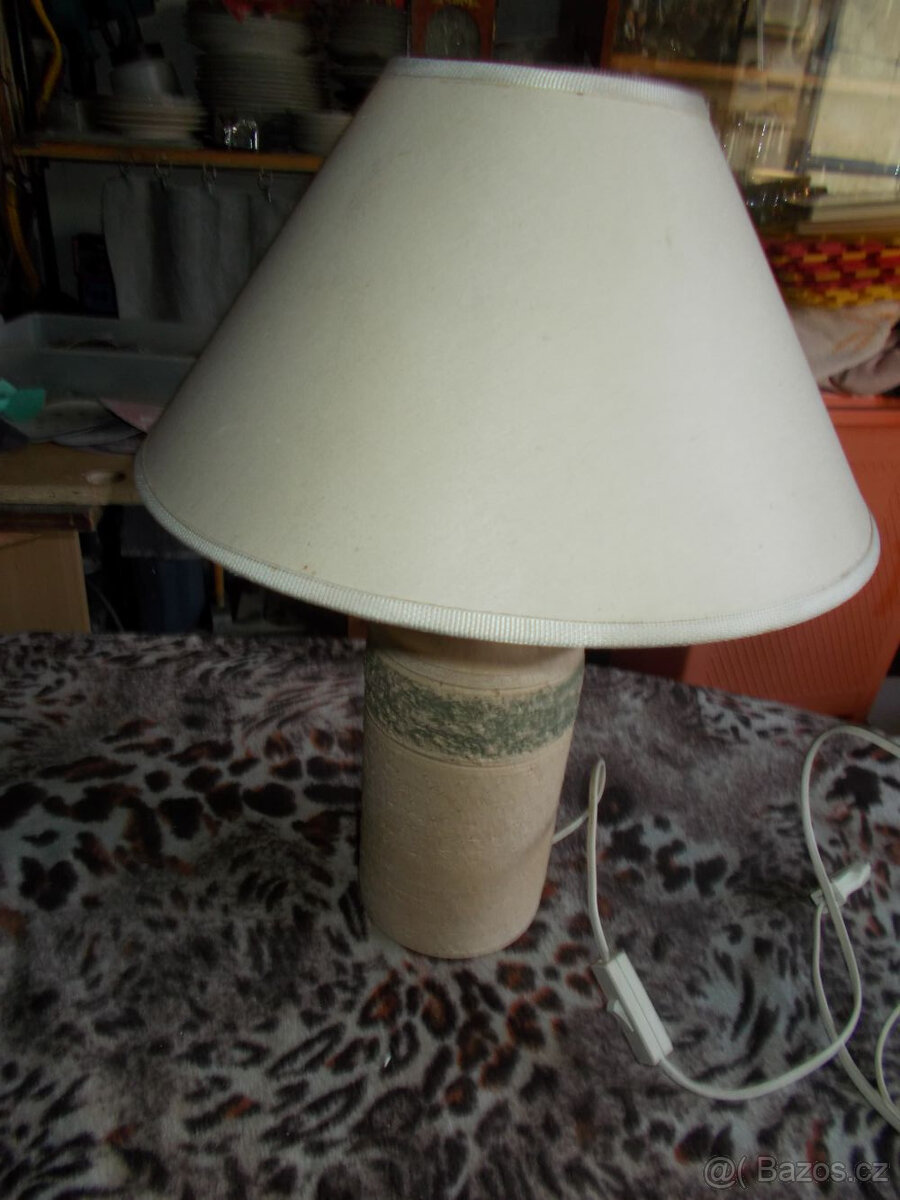 Lampa stolní