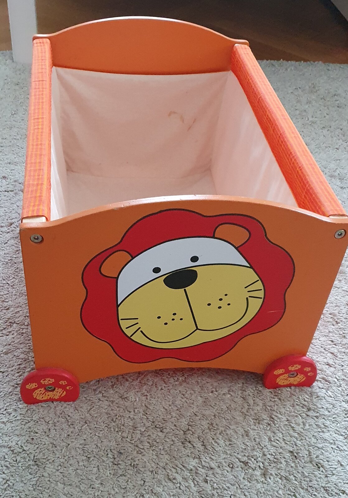 Dřevěné úložné boxy na hračky