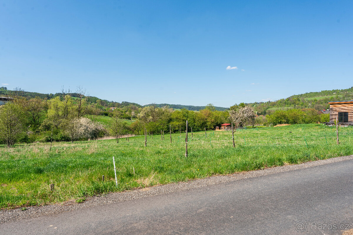 Prodej stavebního pozemku 2079 m² Horní Poříčí