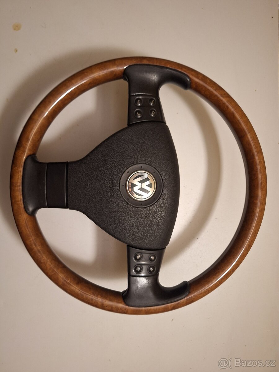 Volkswagen dřevěný volant