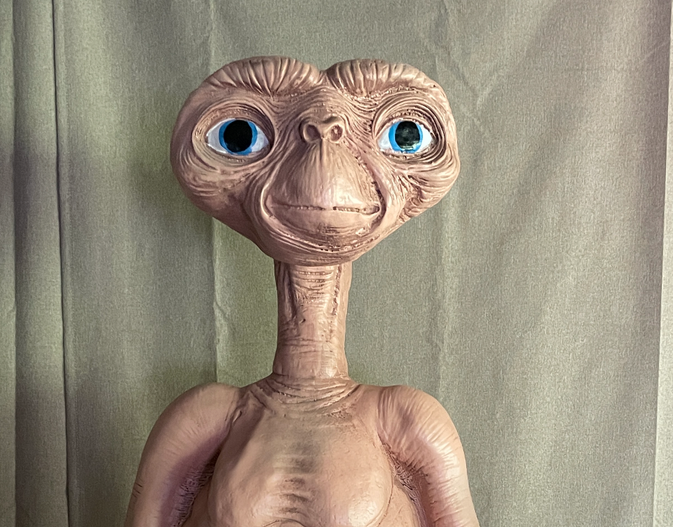 Lifesize figurína E.T. Extra Terrestrials