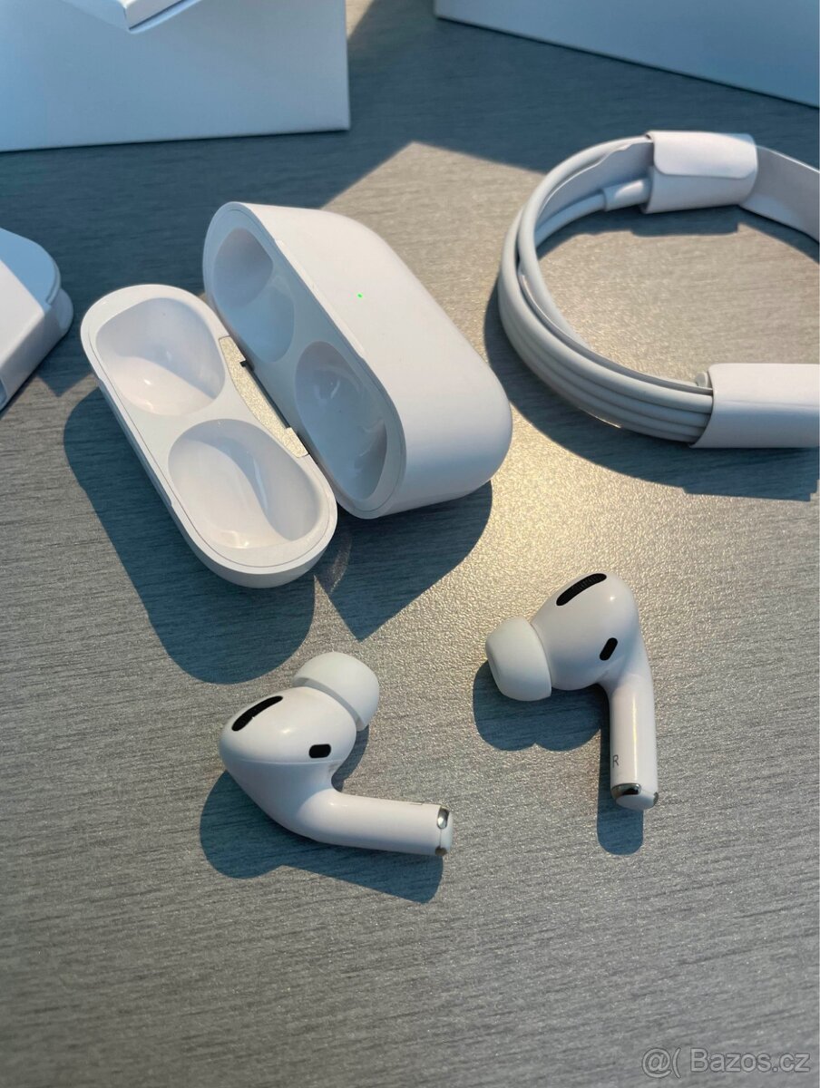 AirPods