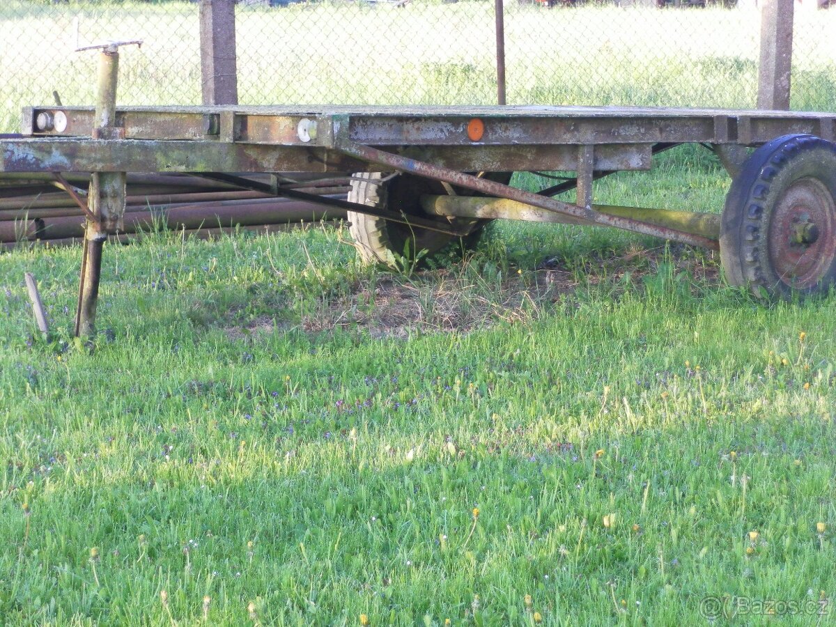 Plošina za traktor - dvojkolová