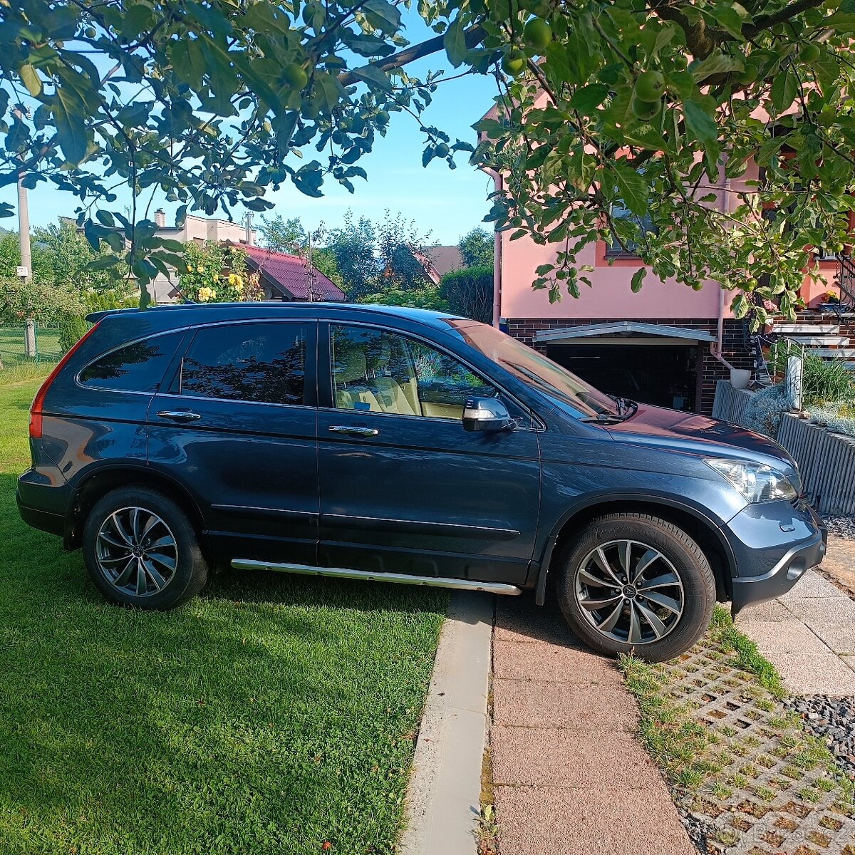 Prodám Hondu CR-V 4x4 - výbava EXECUTIVE