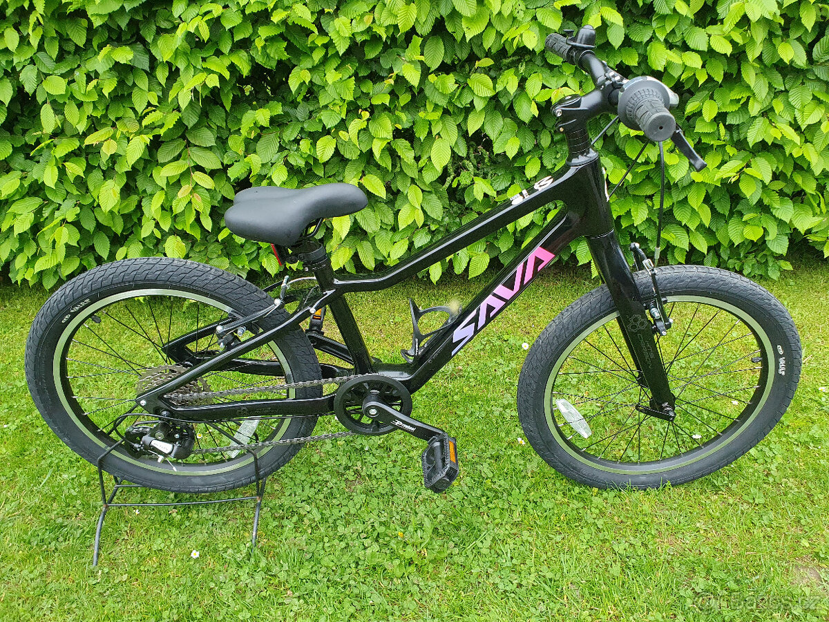 Zánovní 20" KARBONOVÉ lehoučké dětské kolo SAVA