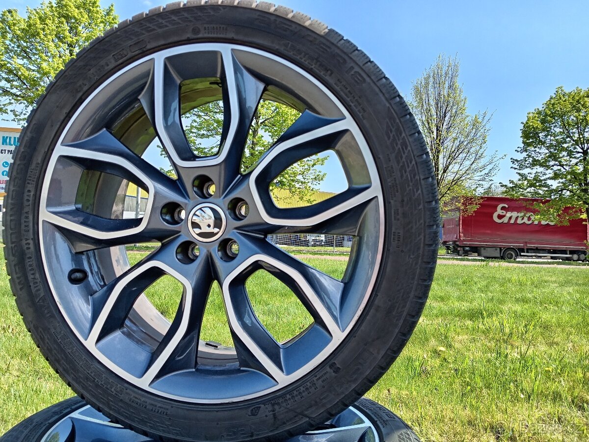 Originál ALU kola Škoda Scala Kamiq R18 + zimní pneu
