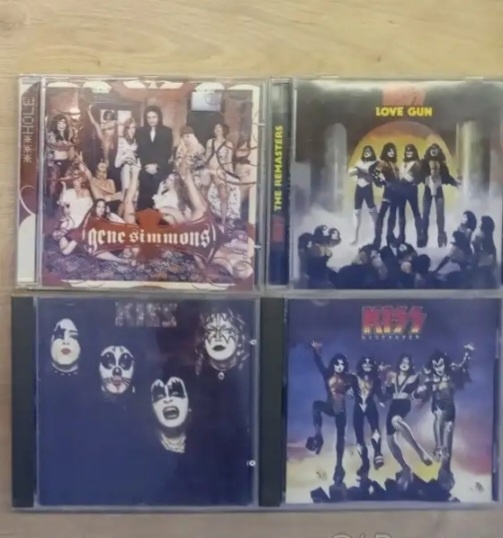 CD Kiss