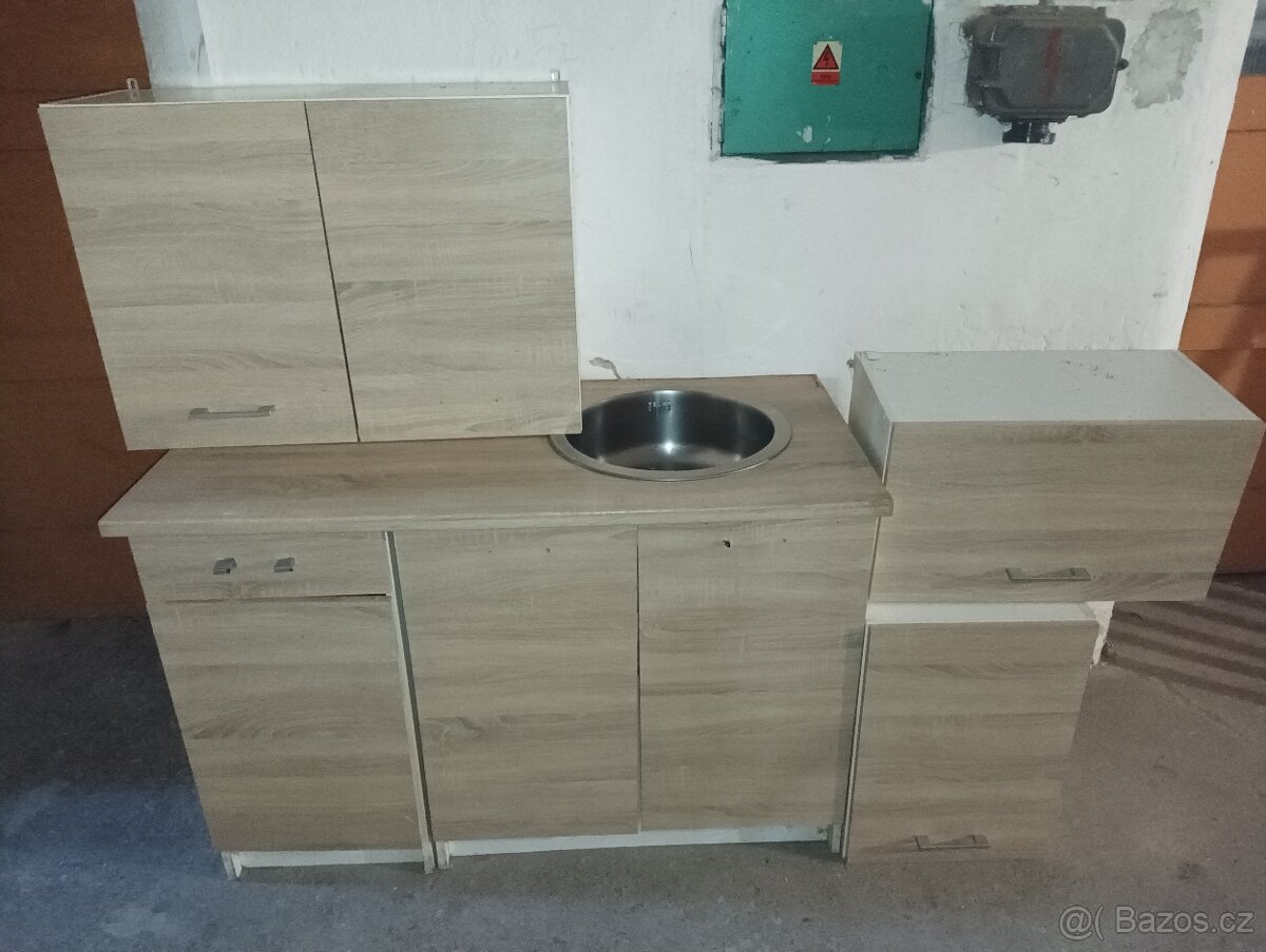 Prodám kuchyňskou linku hezký stav