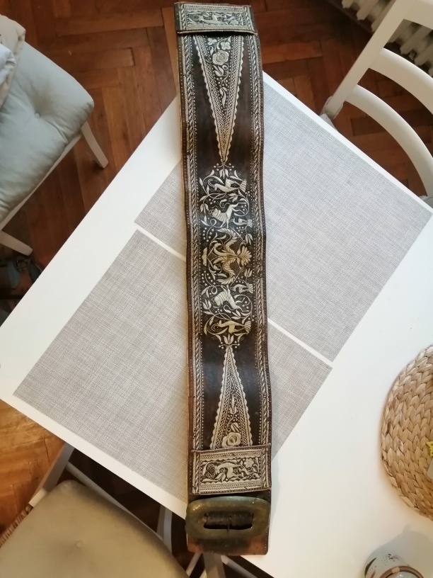 Opasek-sběratelský kousek