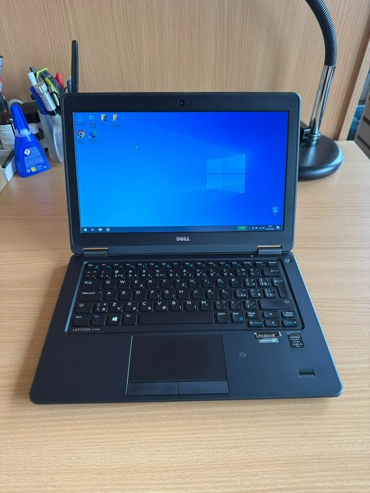 Pěkný notebook Dell Latitude E7250, i5 SSD, záruka