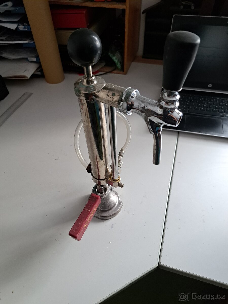 Párty pípa Krušovice ruční pumpa