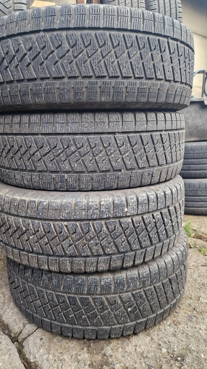 PRODÁM 4 ZIMNÍ PNEU LASSA 235/65/16C CENA JE ZA 4 PNEU.INFO