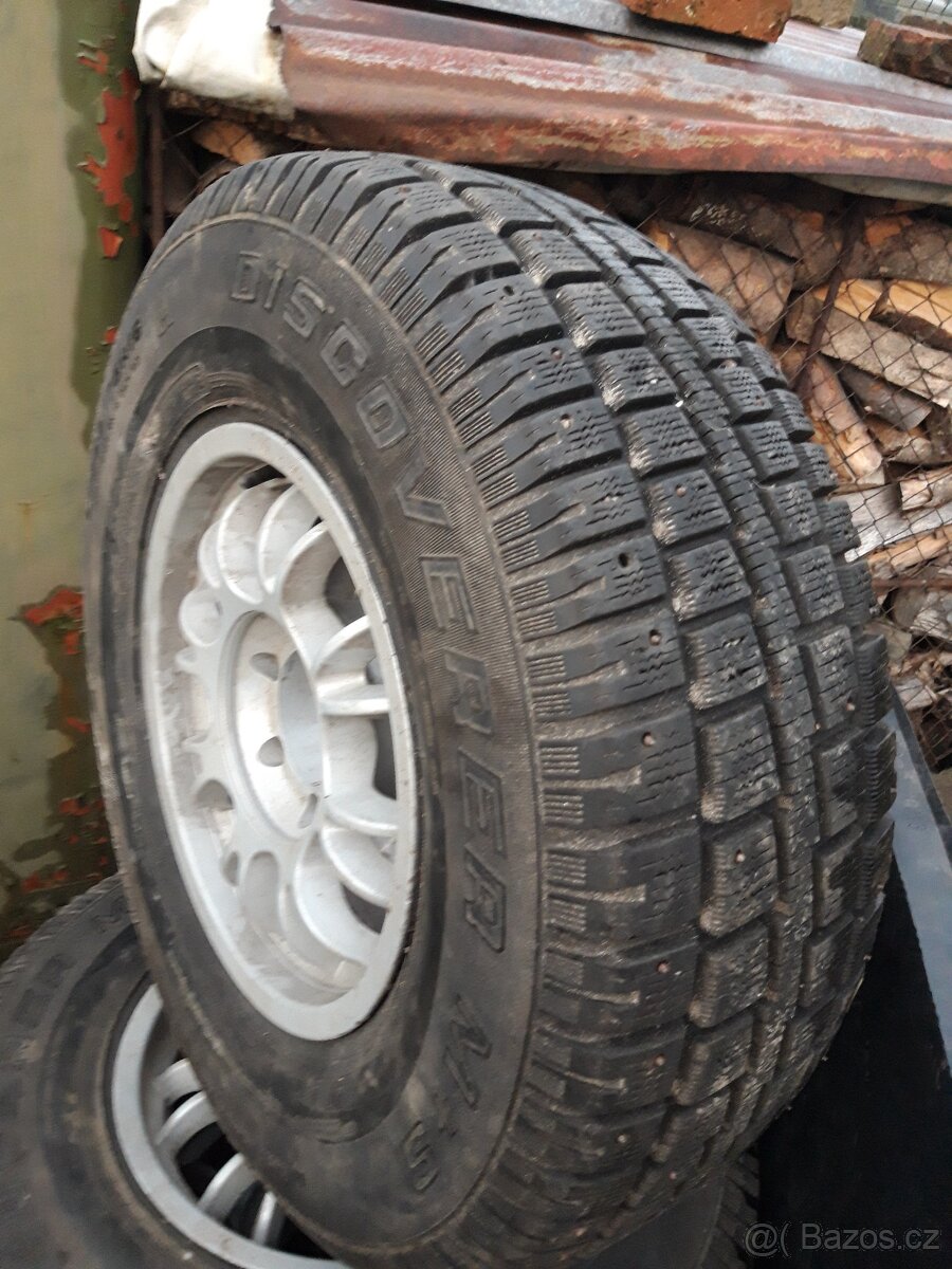 6x139,7  zimni pneu Cooper 265/75r16  HDJ80