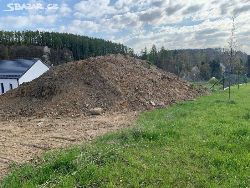 Uložím / sháním zeminu, půdu, hlínu na srovnání terénu - Aš