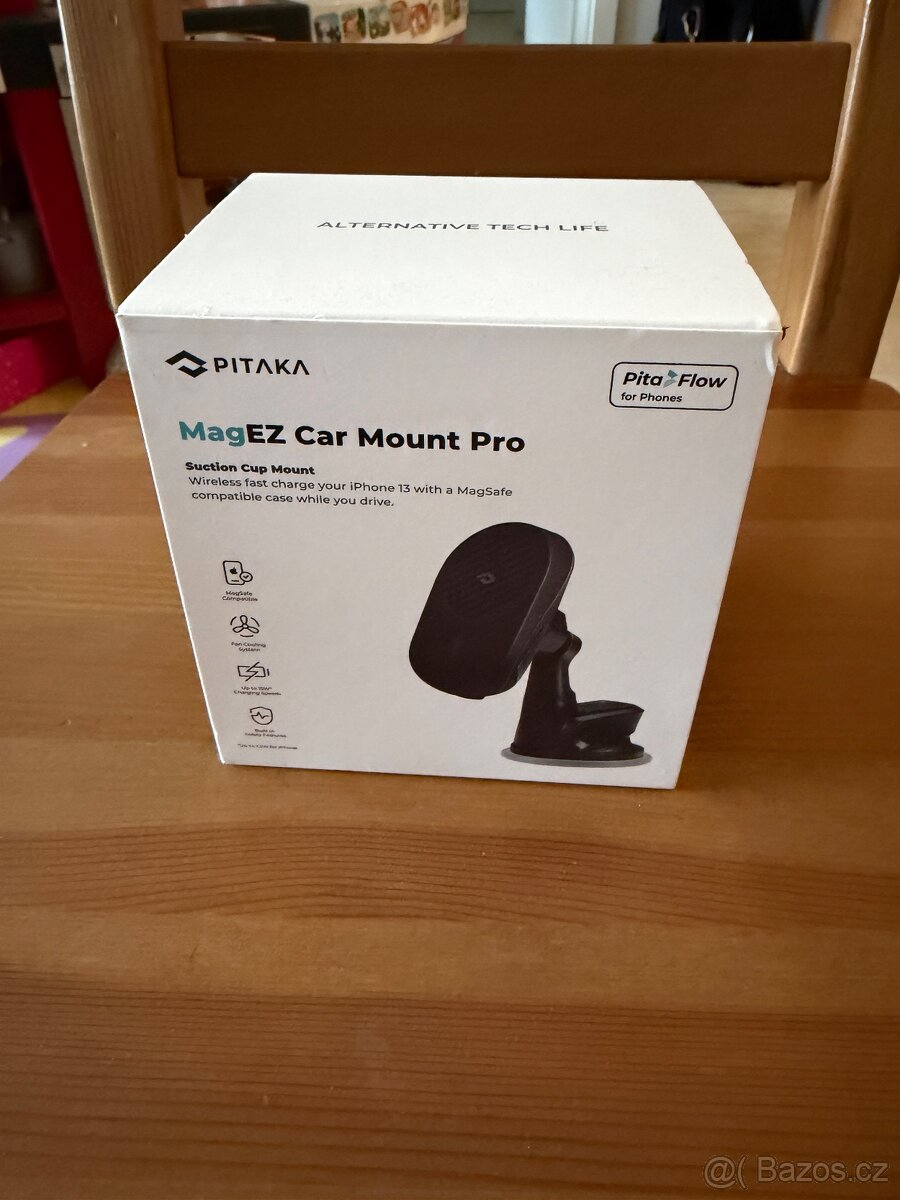 PITAKA MagEz nabíječka magnetický držák do auta.