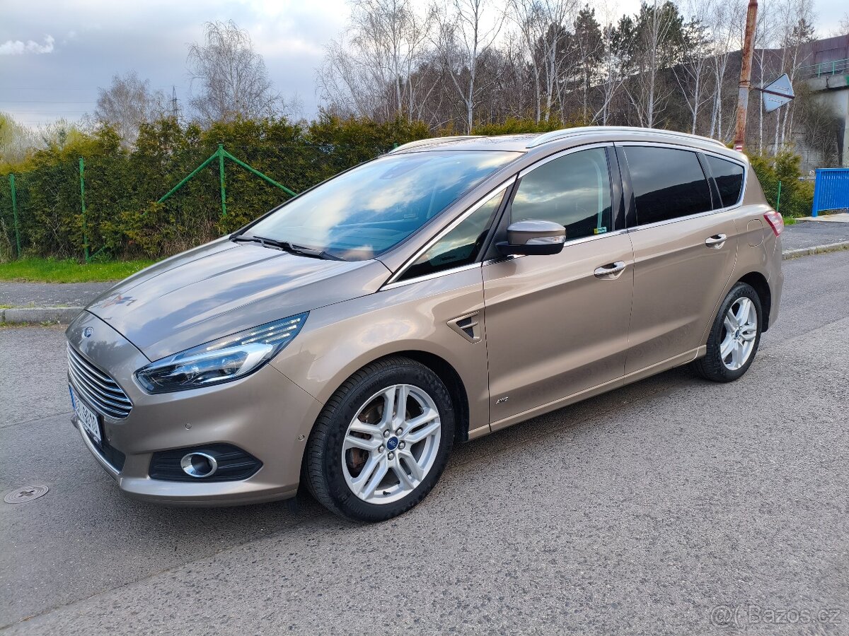 Ford S-MAX 2.0 Tdci 140Kw Titanium 4x4 r.v.2019 nové v ČR