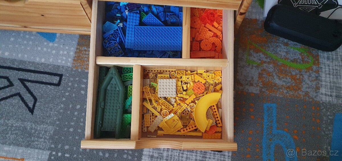 Skříňka na lego