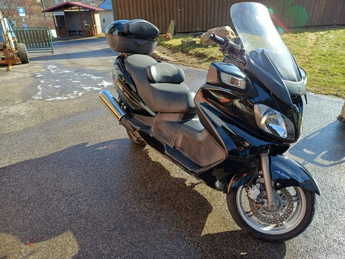 SUZUKI Burgman 650