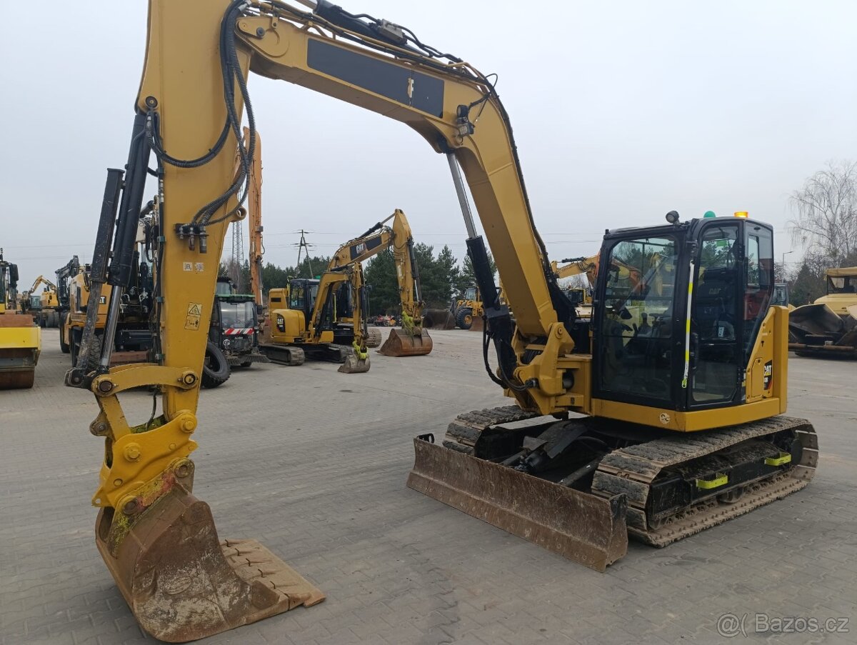 Pásový minibagr CAT 308 ČR