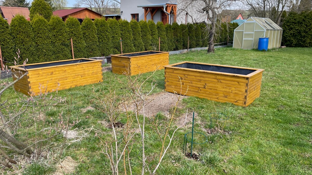 Vyvýšený záhon 200x100x60
