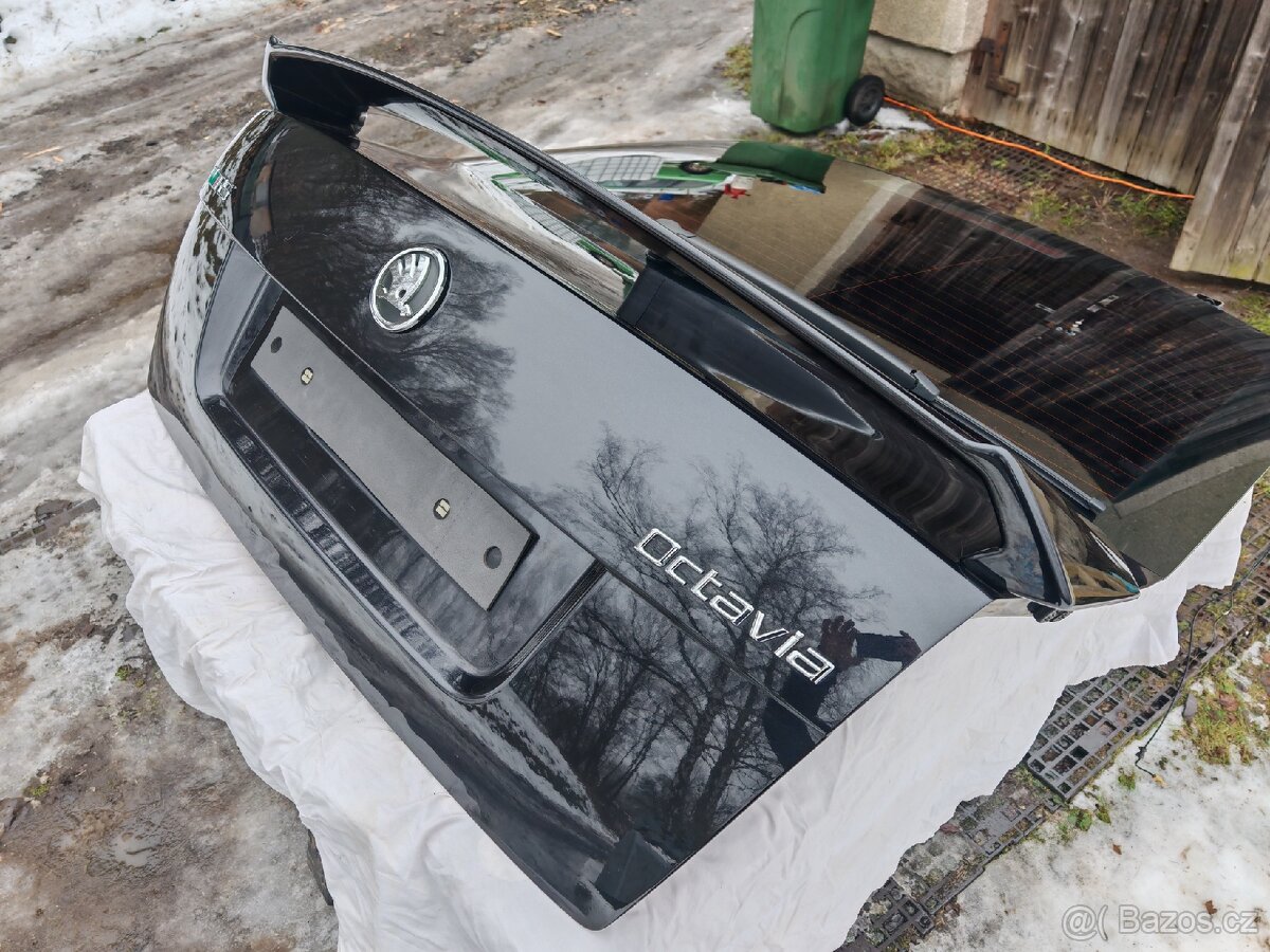 Octavia2 rs sedan 2011- zadní dveře, 5-te dveře, naraznik