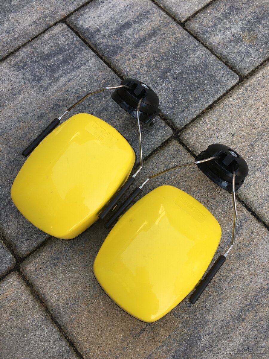 Protihluková sluchátka na helmu