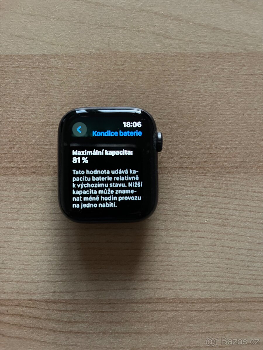 Apple Watch SE 44mm, Space Gray