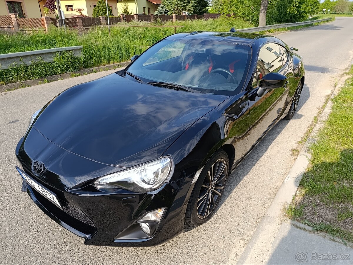 Toyota gt86 Subaru gt86