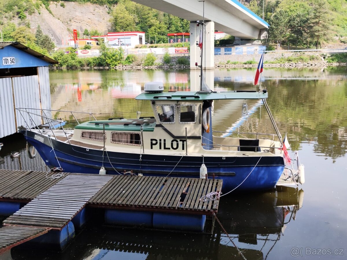 Kajutová loď 7,3m