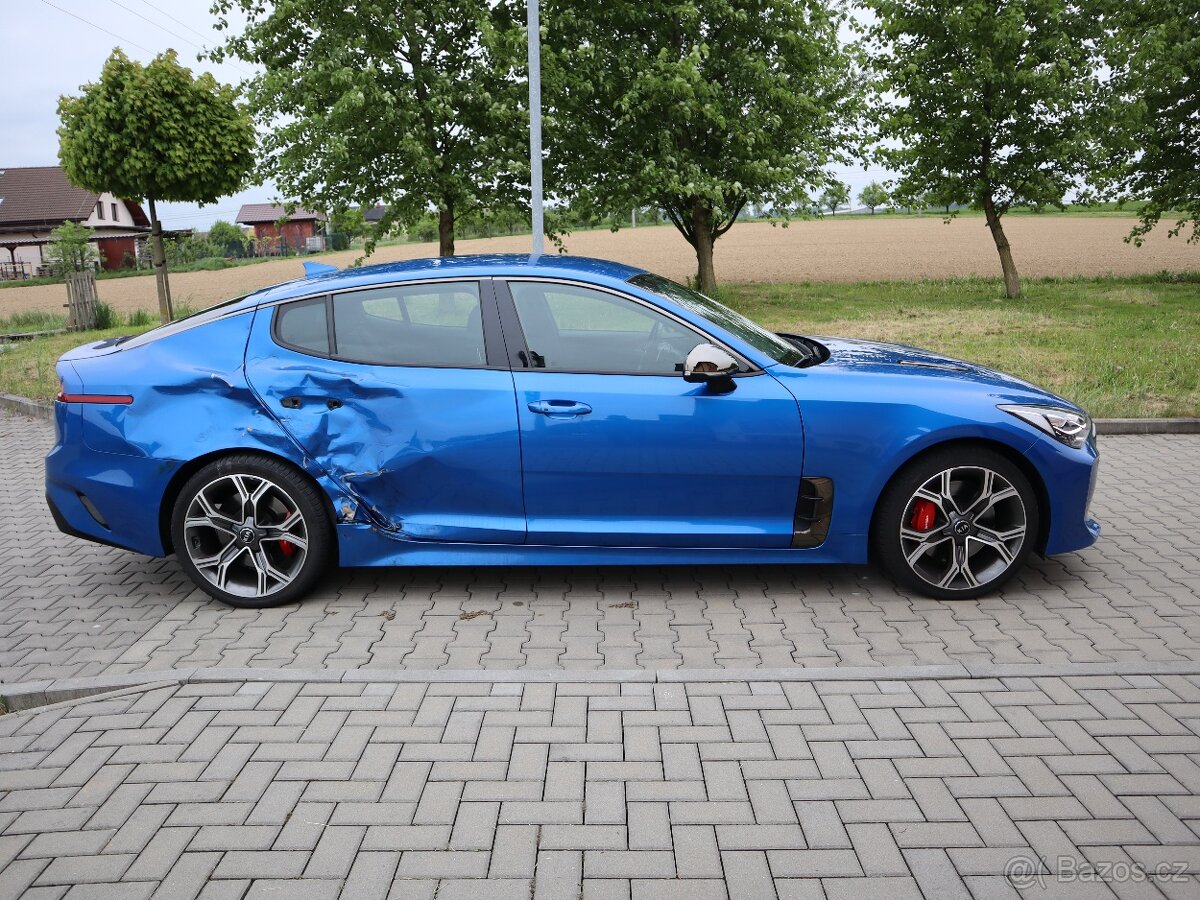 Kia Stinger 3.3 TGDI V6 272 kW 4WD GT-Line r.5/2018 Původ ČR