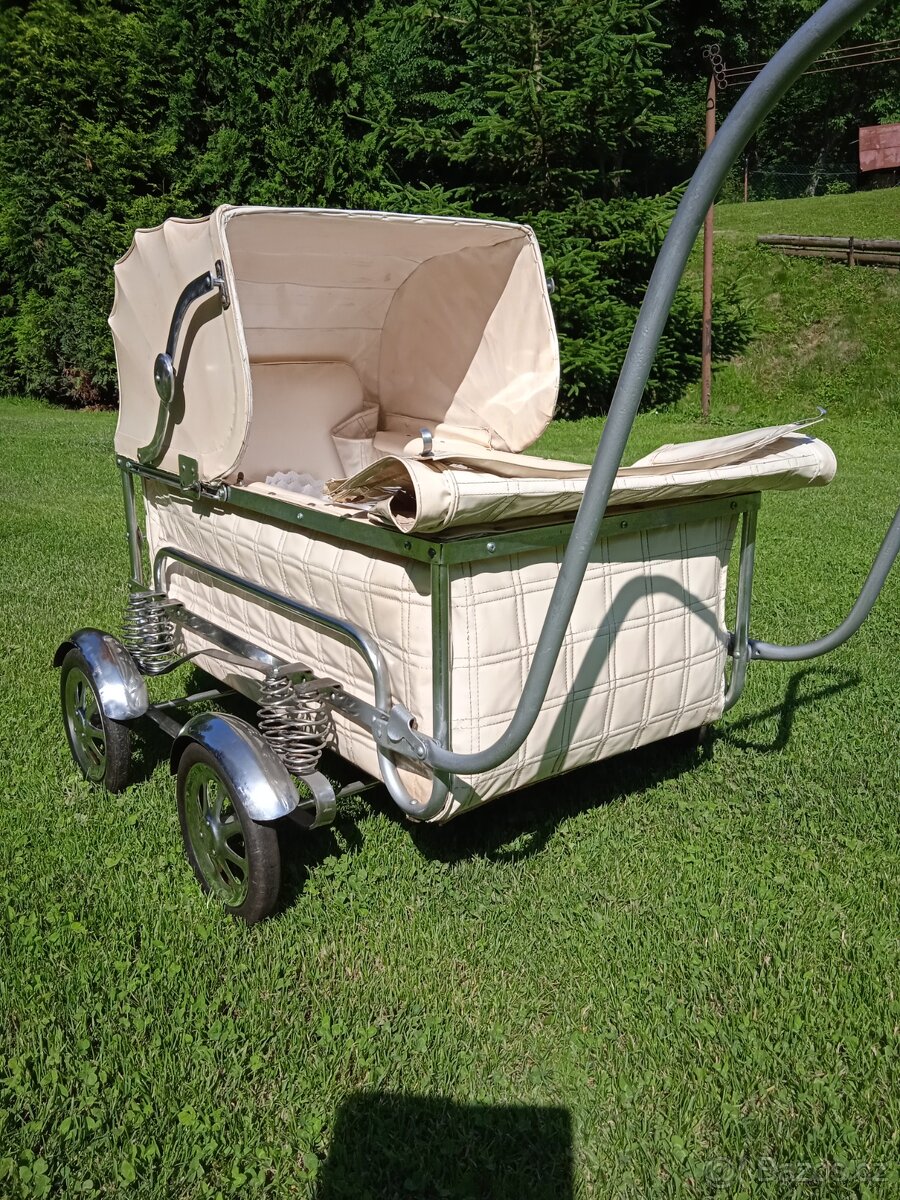 Retro kočárek