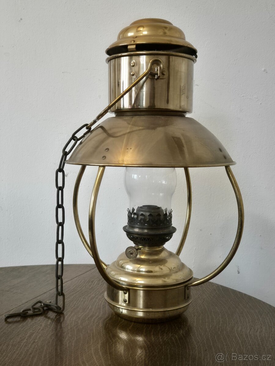 Petrolejová lampa námořnická kotevní - mosazná