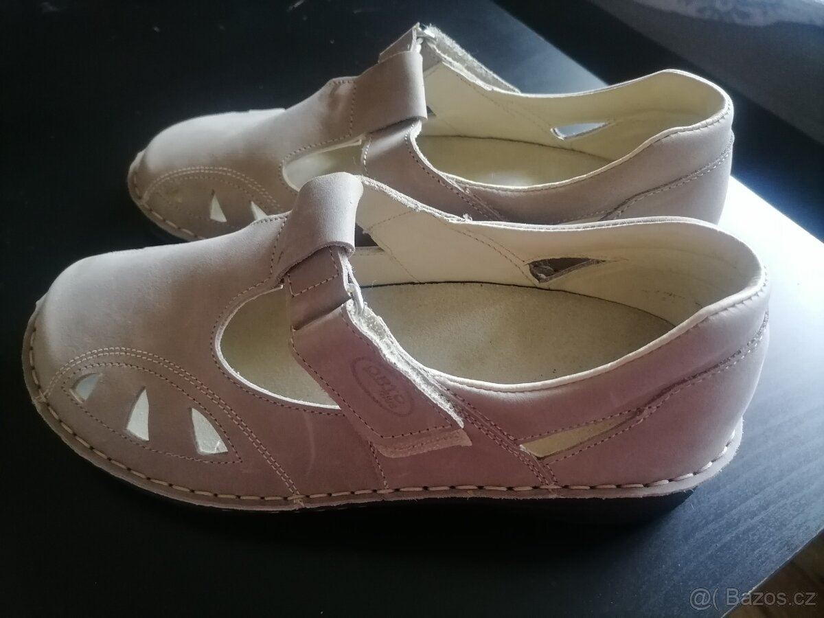 Kvalitní zdravotnické boty Ortho Plus