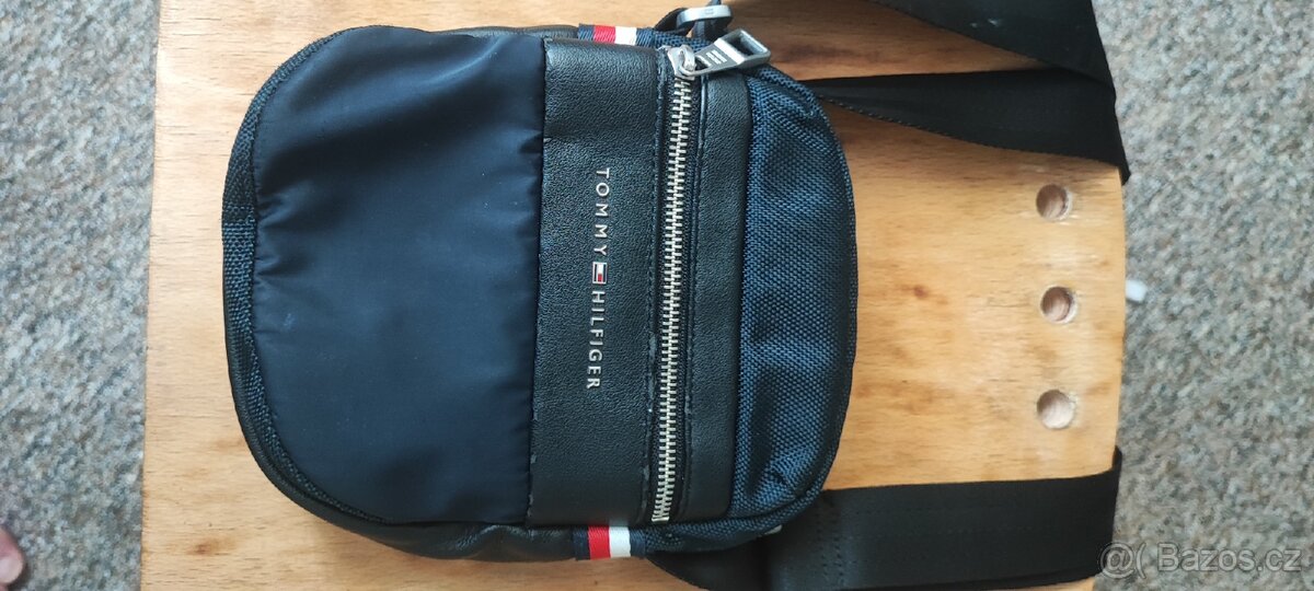 Stylová pánská crossbody taška Tommy Hilfiger