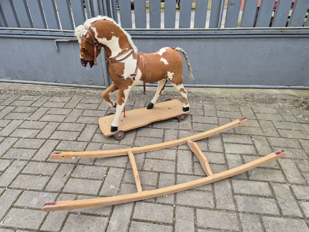 Starý houpací kůň, odrážedlo