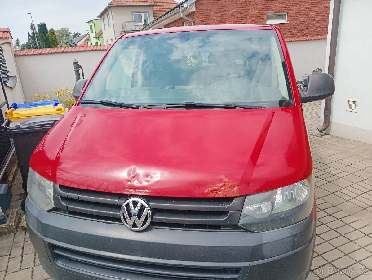 KOUPÍM KAPOTU VW T5.1 ČERVENÁ